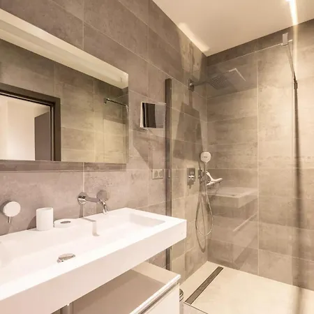 Contemporaine Orizonte - 15 Pers - 400m2 Vue